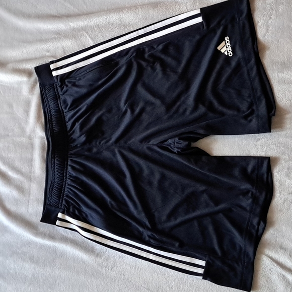 ADIDAS Three Stripes MEDIUM Light Weight Athletic Shorts NAVY NEW with Tags - Picture 2 of 8